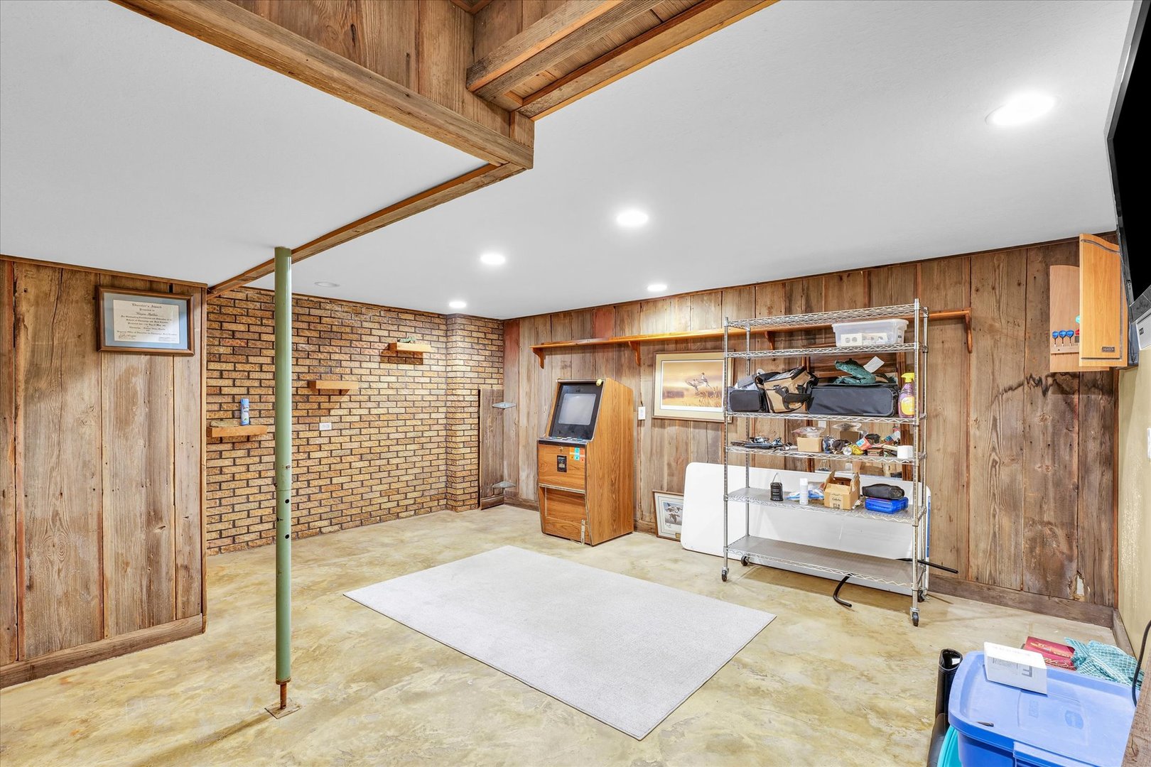 586 Hazelcrest Place Rantoul, IL 61866 - Photo 39 of 47 a view of a room with shelves