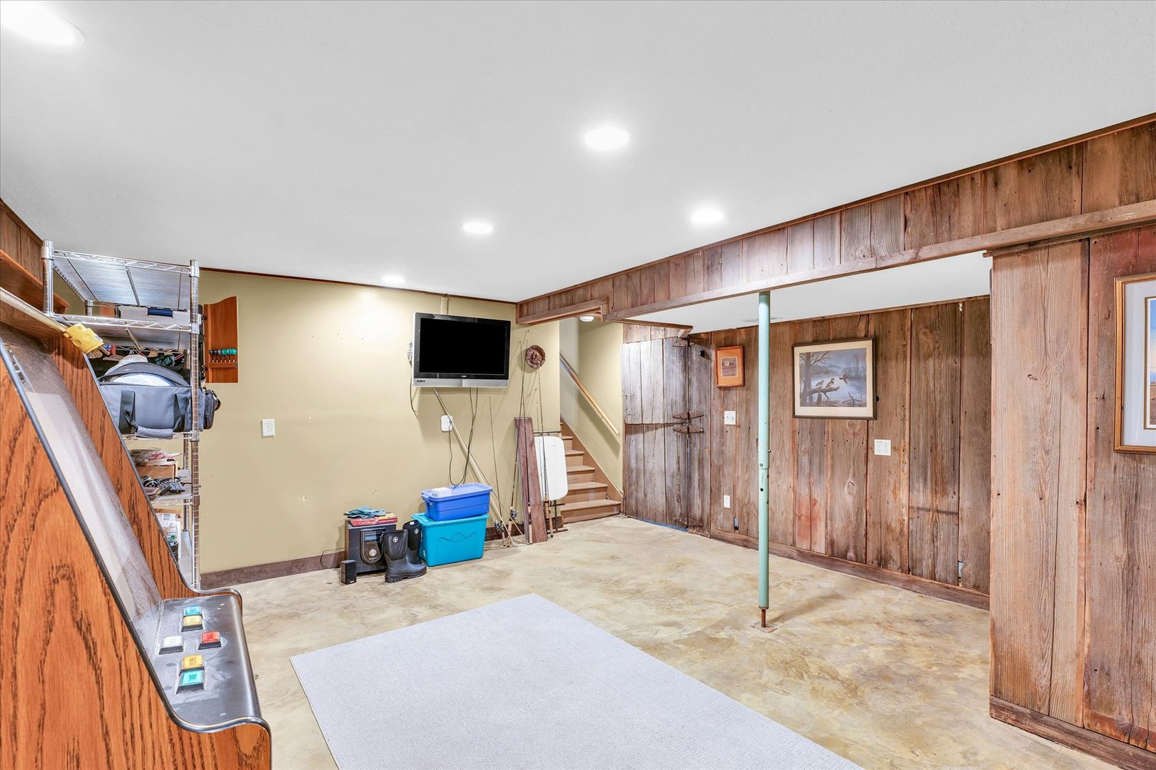 586 Hazelcrest Place Rantoul, IL 61866 - Photo 40 of 47 a very nice looking room with a large window