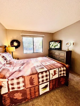 $1,750 | 2600 South White Mountain Road, Show Low, AZ 85901