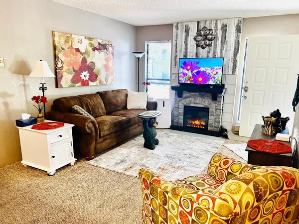 $1,750 | 2600 South White Mountain Road, Show Low, AZ 85901