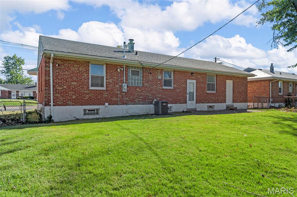 9419 Jennings Station Road St. Louis, MO 63136 - Photo 11 of 29