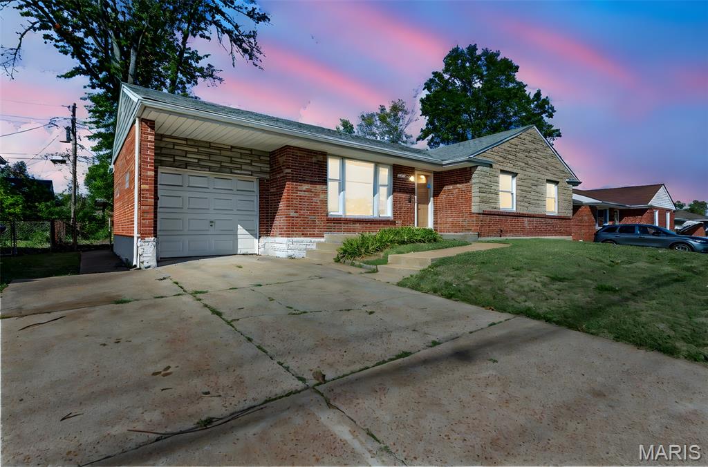 9419 Jennings Station Road St. Louis, MO 63136 - Photo 2 of 29