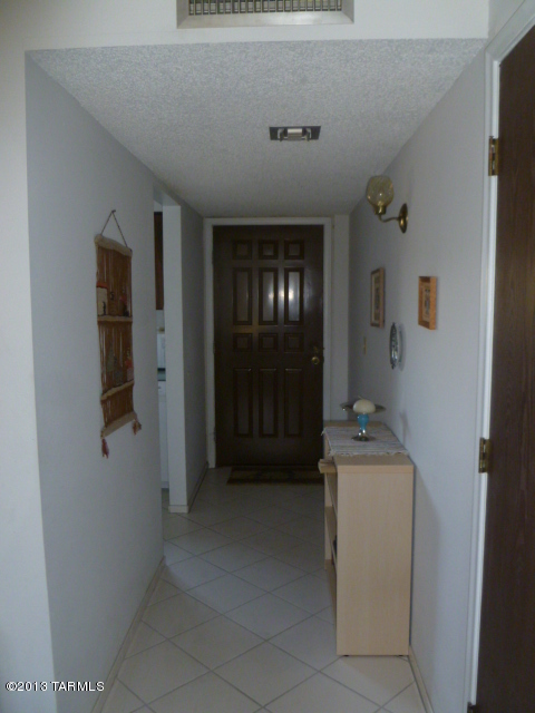 929 South Pantano Road Tucson, AZ 85710 - Photo 5 of 16 Gallery Image 5