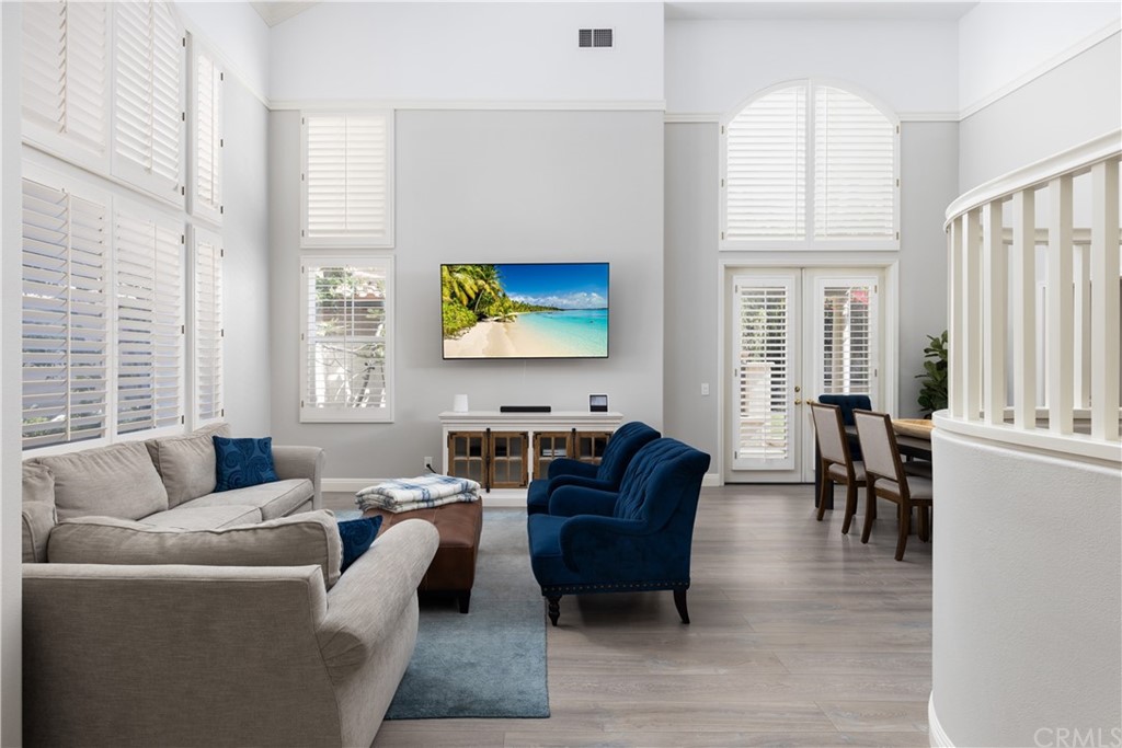 10 Salvo Irvine, CA 92606 - Photo 4 of 35