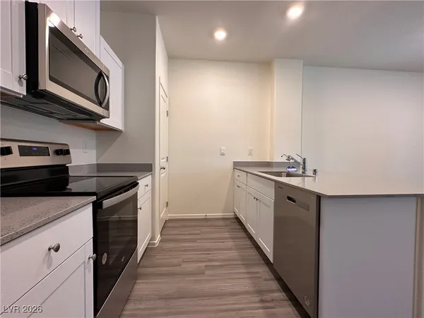 $1,850 | 479 Waterfall Cove, Henderson, NV 89002