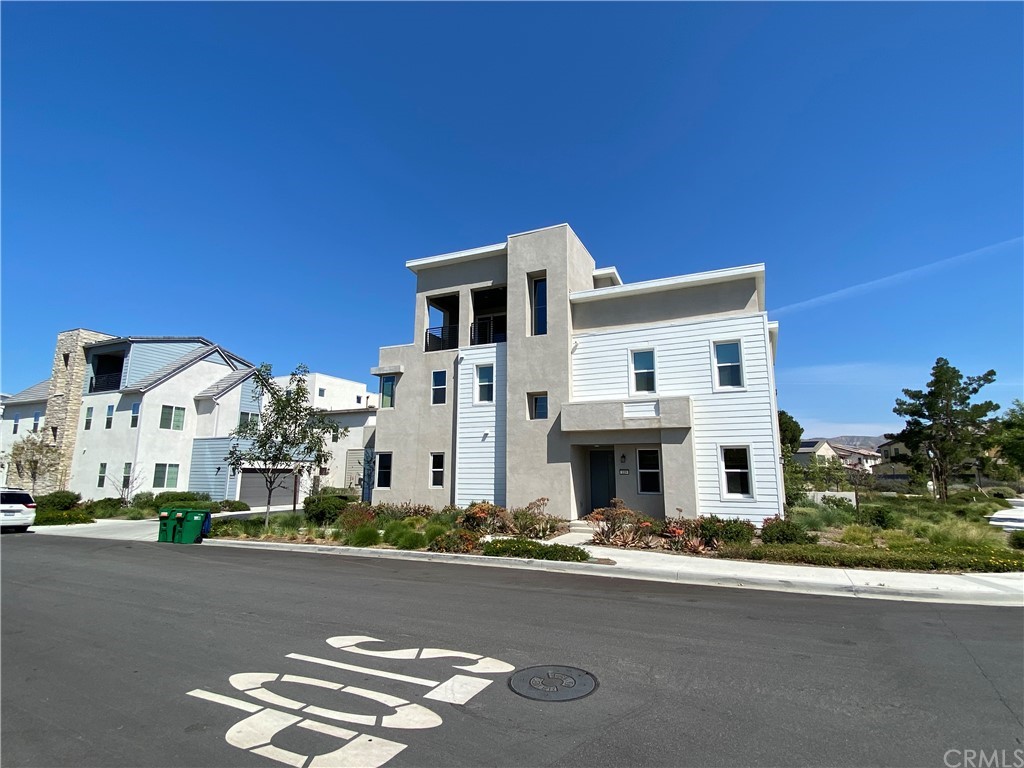 119 Pitch Irvine, CA 92618 - Photo 3 of 11