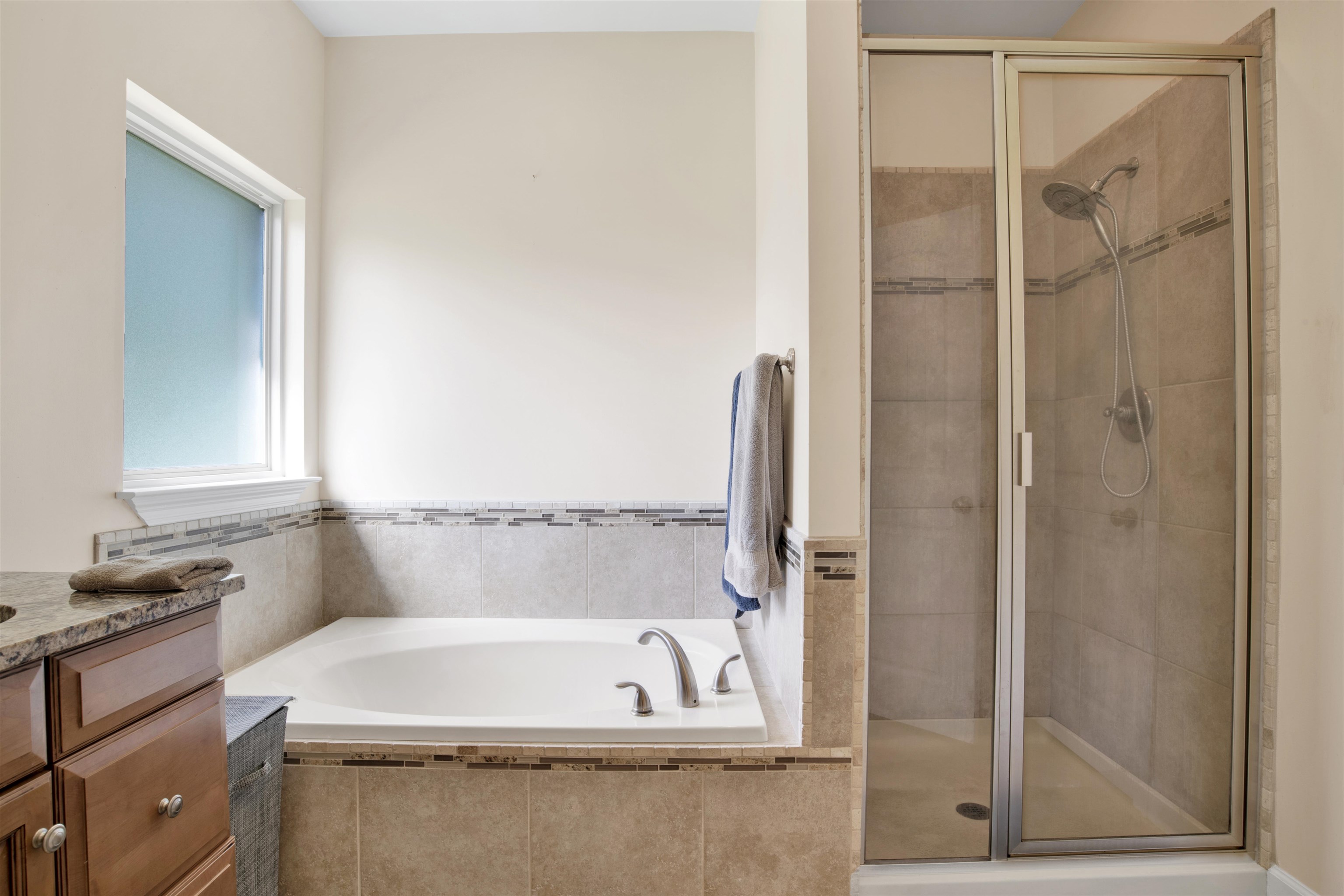 6679 Daniel Styron Lane Gulf Shores, AL 36542 - Photo 20 of 38 Bathroom
