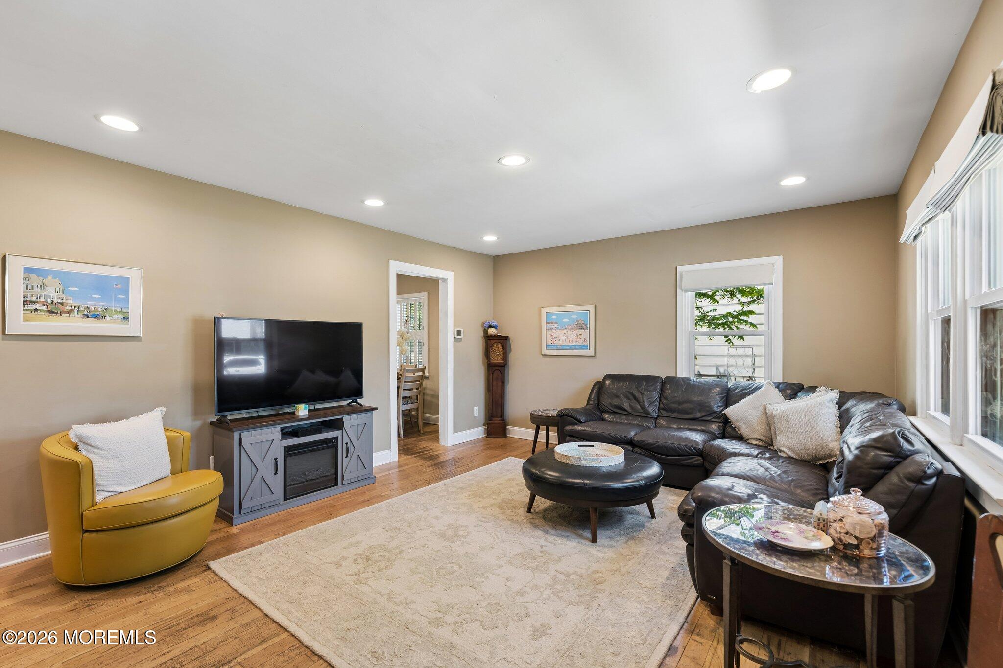 2412 Willow Street Point Pleasant, NJ 08742 - Photo 15 of 46 017