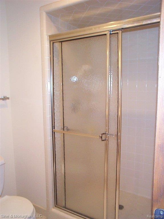 1715 River Road, Unit 82 St. Clair, MI 48079 - Photo 8 of 24 8 Master split bath 1715 N River