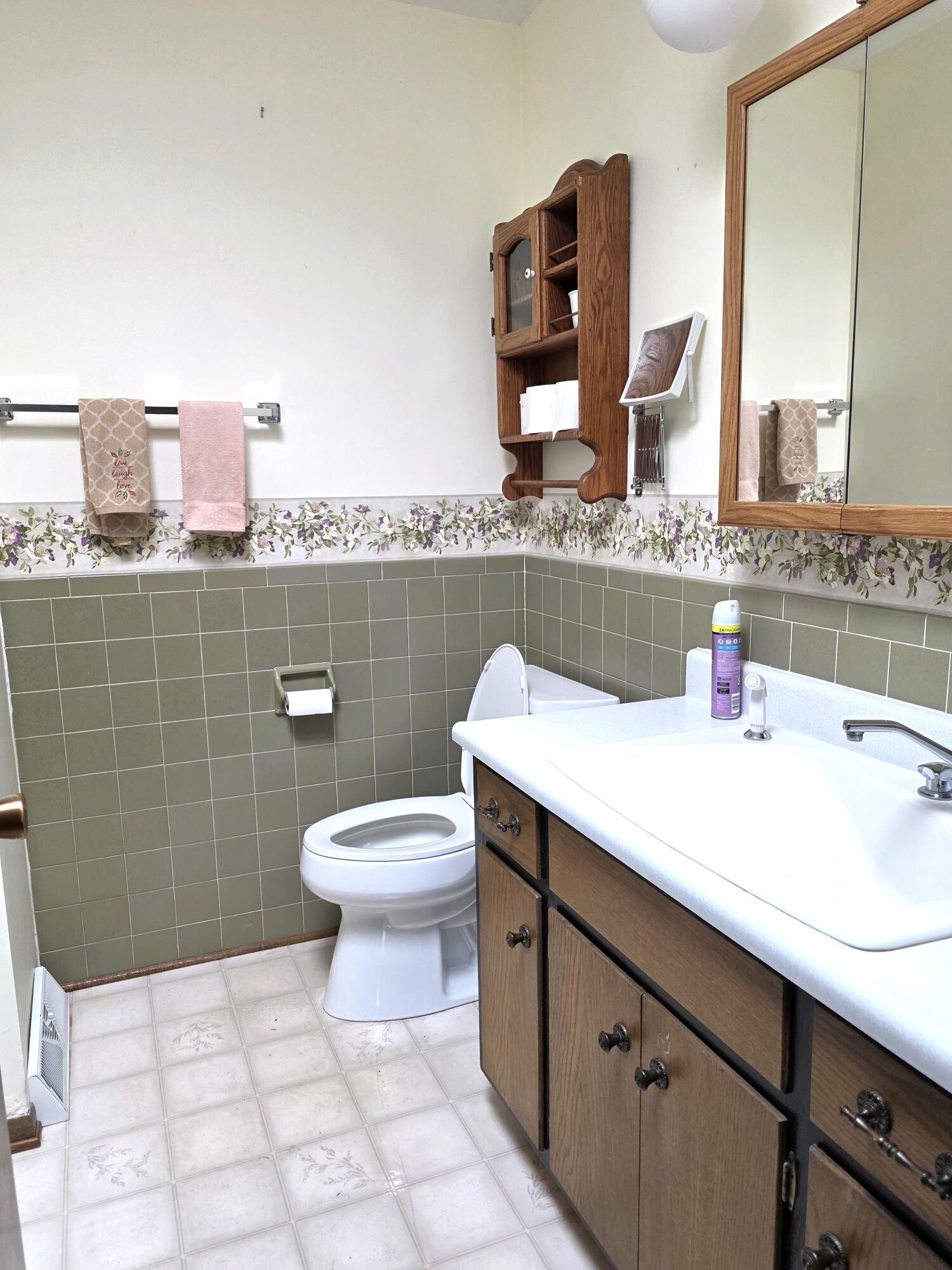 S53W24945 Glendale Road Waukesha, WI 53189 - Photo 27 of 48 27