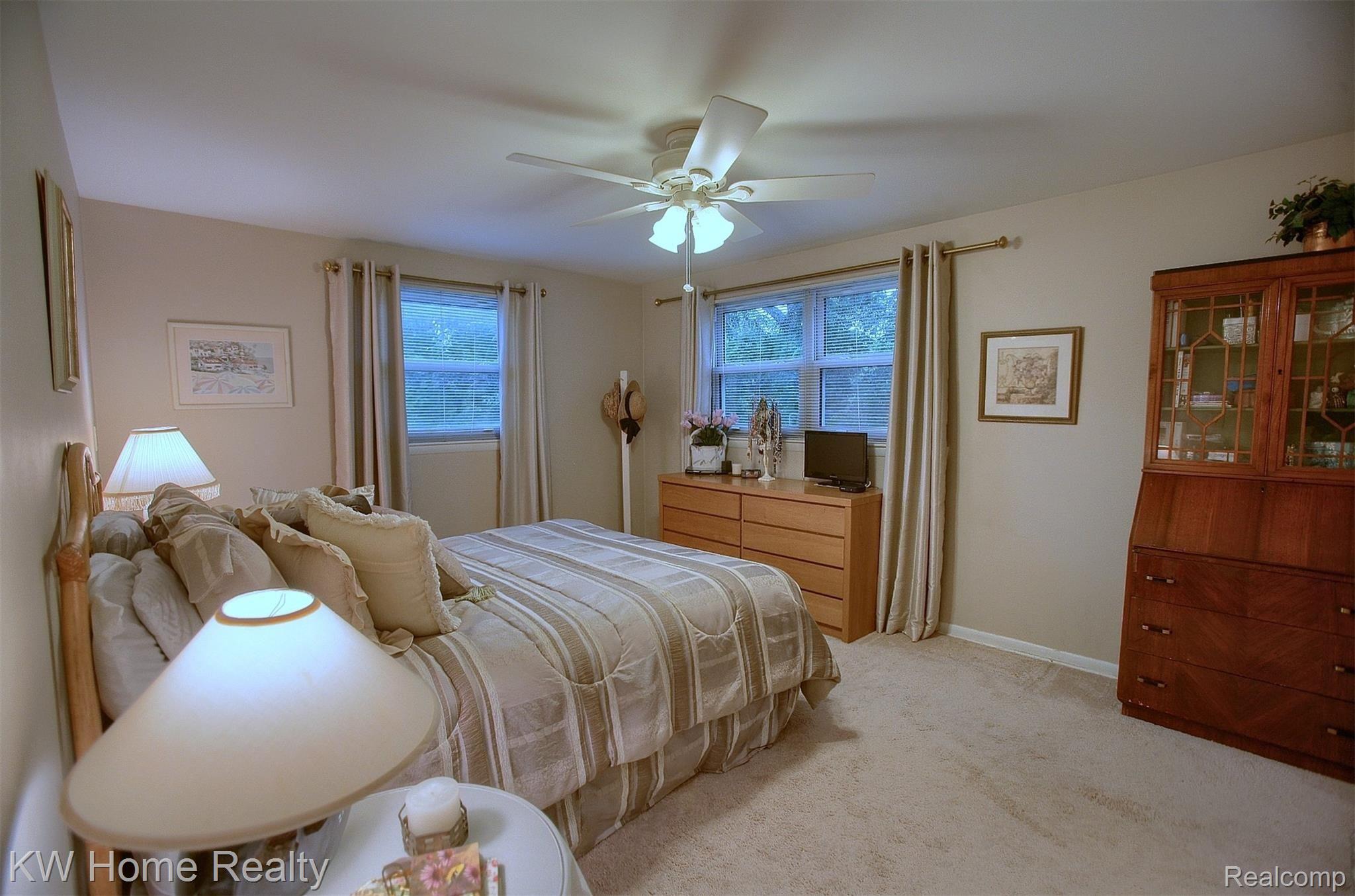 7074 Springridge Road West Bloomfield, MI 48322 - Photo 23 of 34 23-3rd Bedroom.jpg