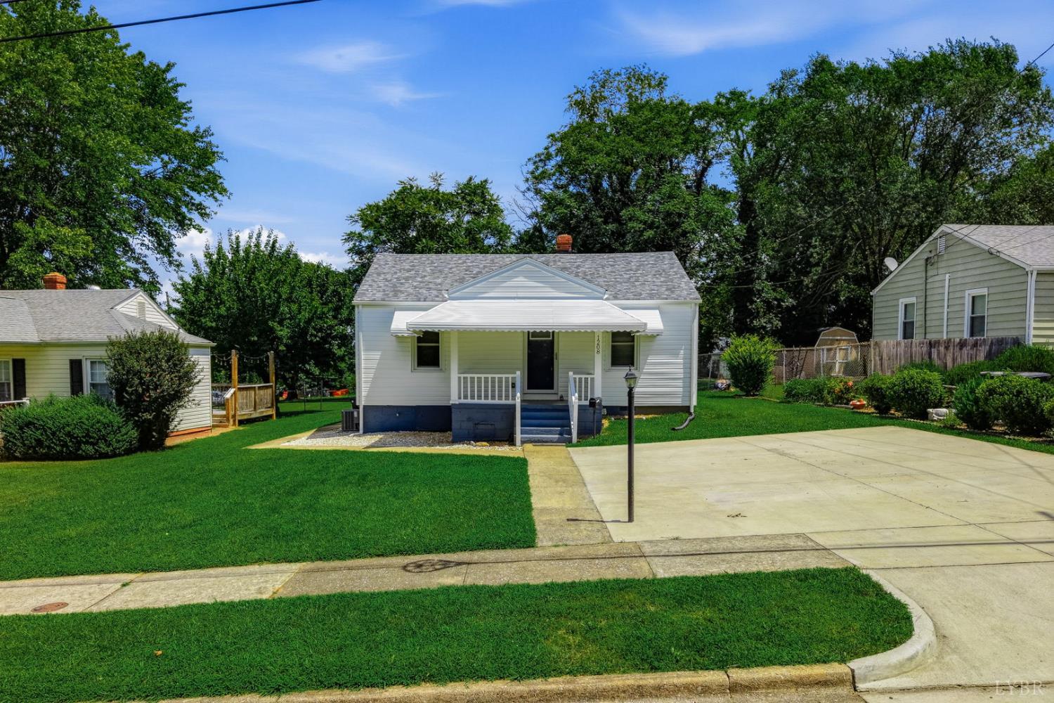 1208 Brandon Road Lynchburg, VA 24502 - Photo 2 of 28 Gallery Image 2