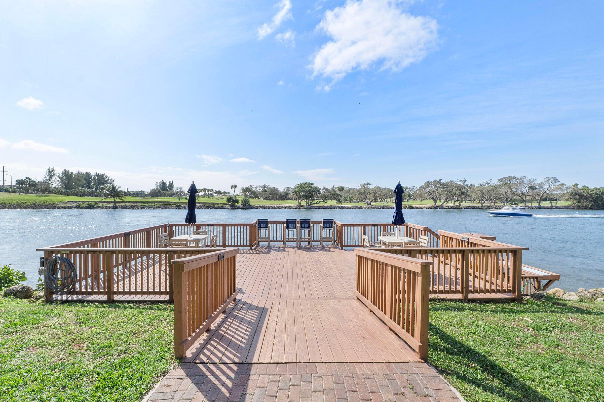 300 Golfview Road, Unit 207 North Palm Beach, FL 33408 - Photo 1 of 26 GOLFVIEW RD