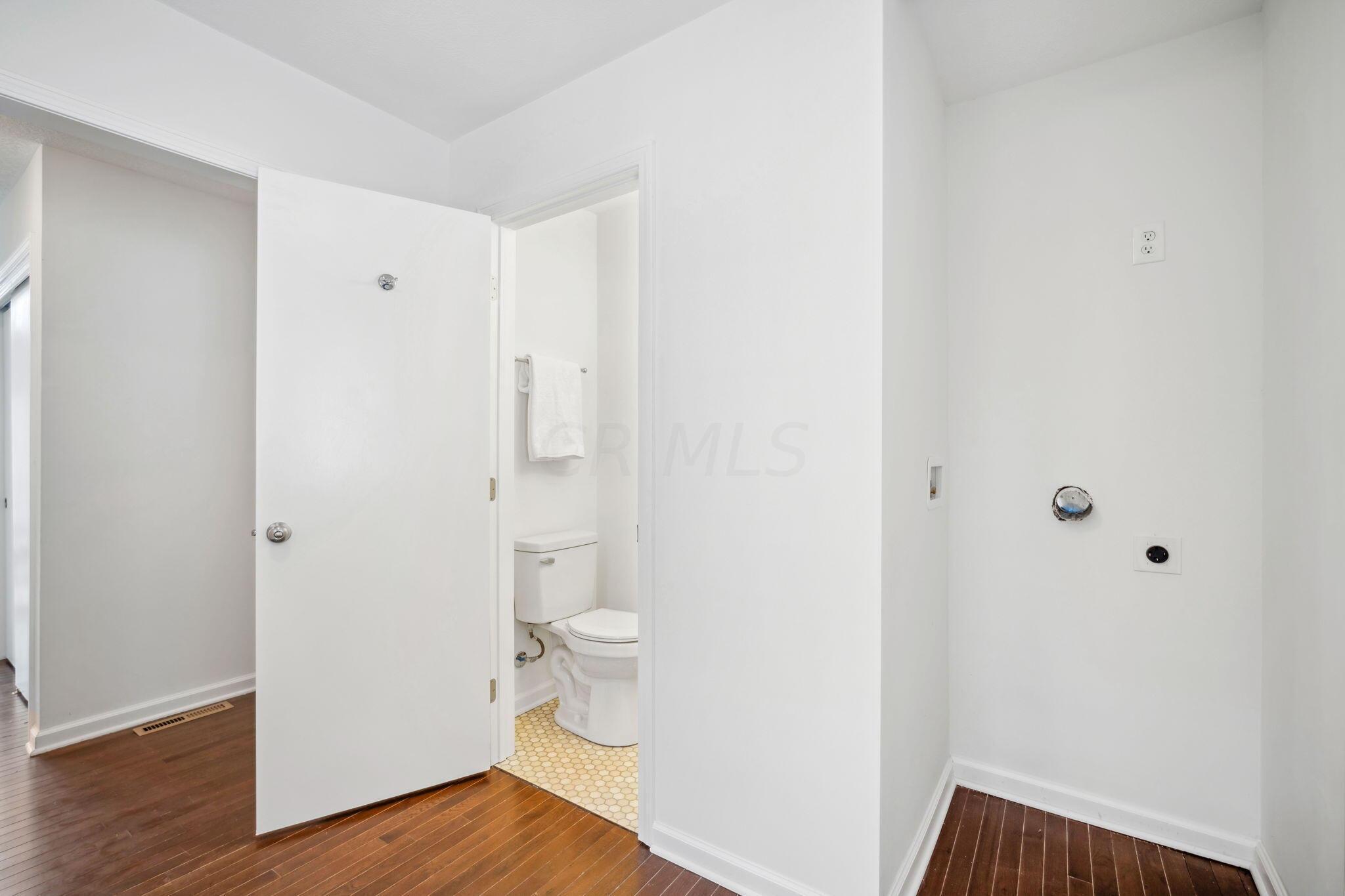 12420 Techniglas Road Newark, OH 43055 - Photo 40 of 72 1st Floor Half Bath/Laundry