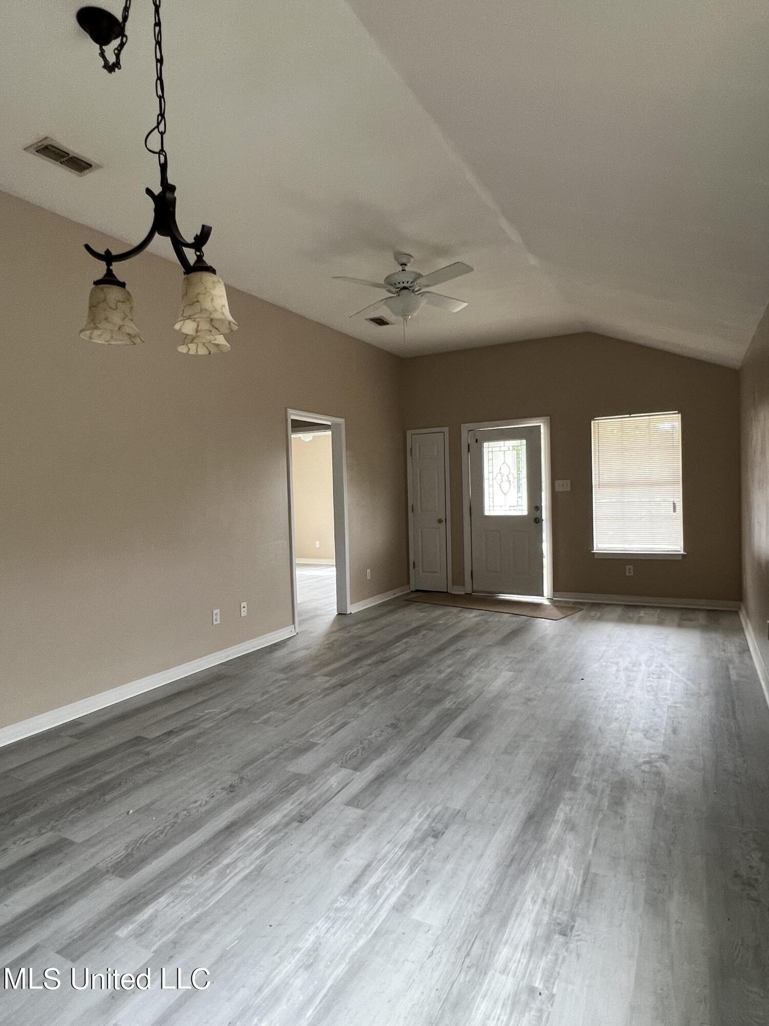 15055 Janus Road, Unit B D'Iberville, MS 39540 - Photo 3 of 9 Living Room