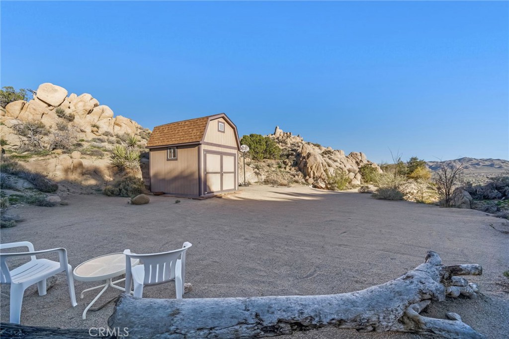 57710 Bandera Road Yucca Valley, CA 92284 - Photo 22 of 37