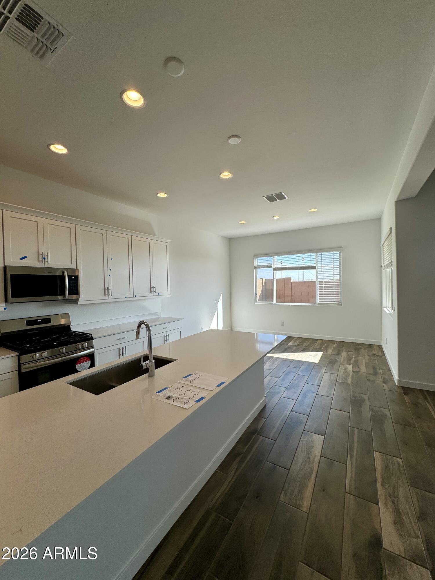 3173 West Peak View Road Phoenix, AZ 85083 - Photo 3 of 24