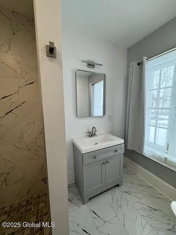 $1,450 | 152 Main Street, Unit 3, Hoosick Falls, NY 12090