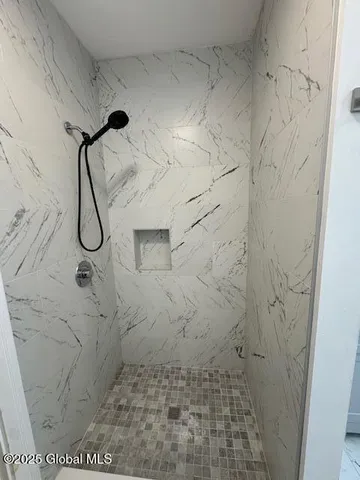 $1,450 | 152 Main Street, Unit 3, Hoosick Falls, NY 12090