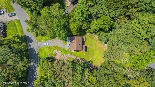 $269,999 | 461 Somerset Drive, East Stroudsburg, PA 18301