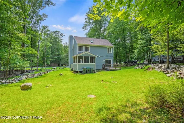 $269,999 | 461 Somerset Drive, East Stroudsburg, PA 18301