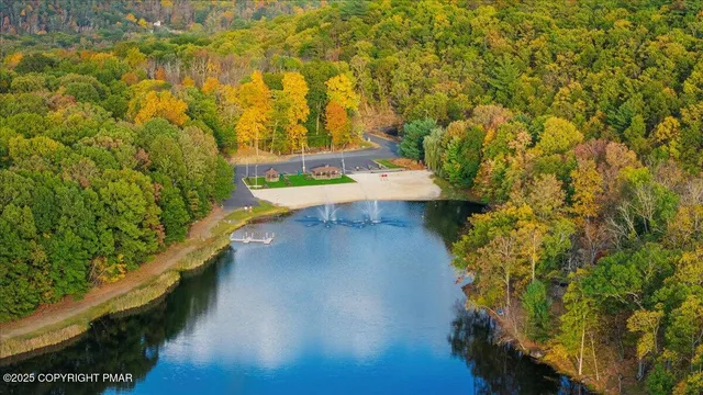 $269,999 | 461 Somerset Drive, East Stroudsburg, PA 18301