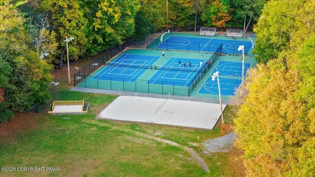 $269,999 | 461 Somerset Drive, East Stroudsburg, PA 18301