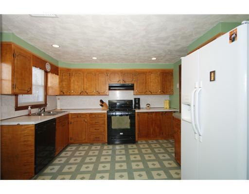 641 Oak Hill Road Standish, ME 04084 - Photo 5 of 24 Kitchen.