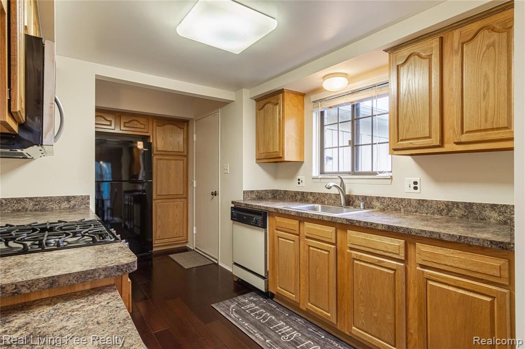 1870 Allenway Court Rochester Hills, MI 48309 - Photo 8 of 40