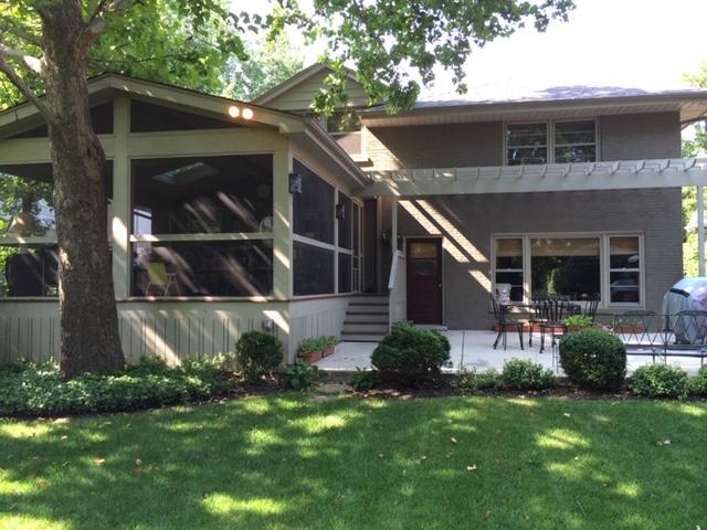 154 North Delaplaine Road Riverside, IL 60546 - Photo 3 of 26 a house view with a garden space