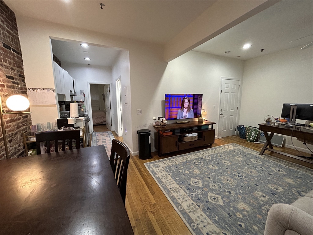 6 Cleveland Place, Unit 4 Boston, MA 02113 - Photo 3 of 7