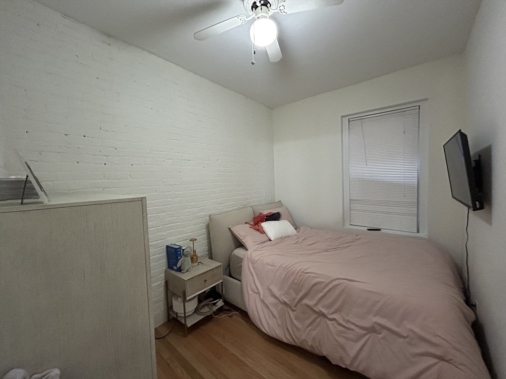 6 Cleveland Place, Unit 4 Boston, MA 02113 - Photo 5 of 7