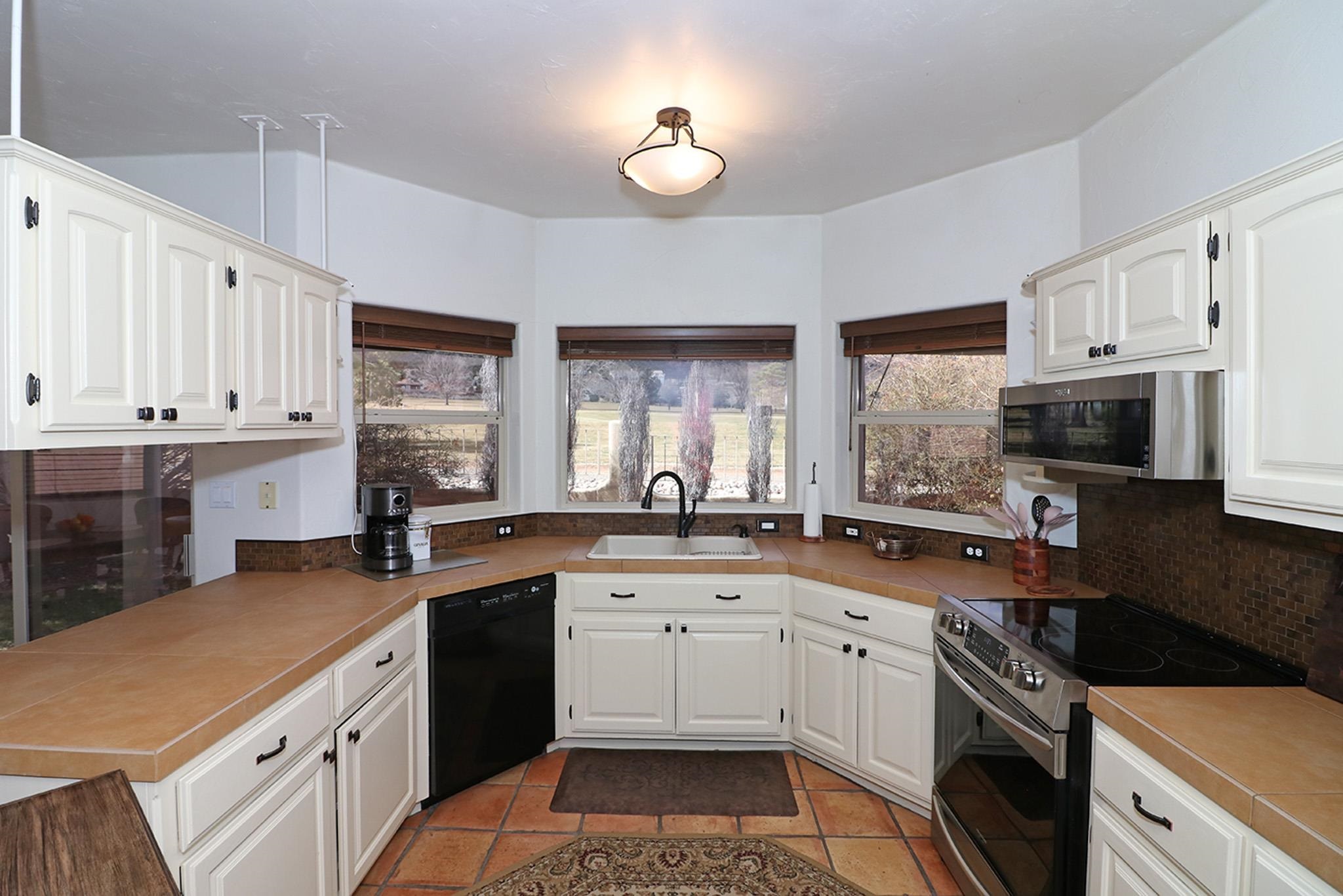 2067 Rim Shadow Court Grand Junction, CO 81507 - Photo 9 of 42