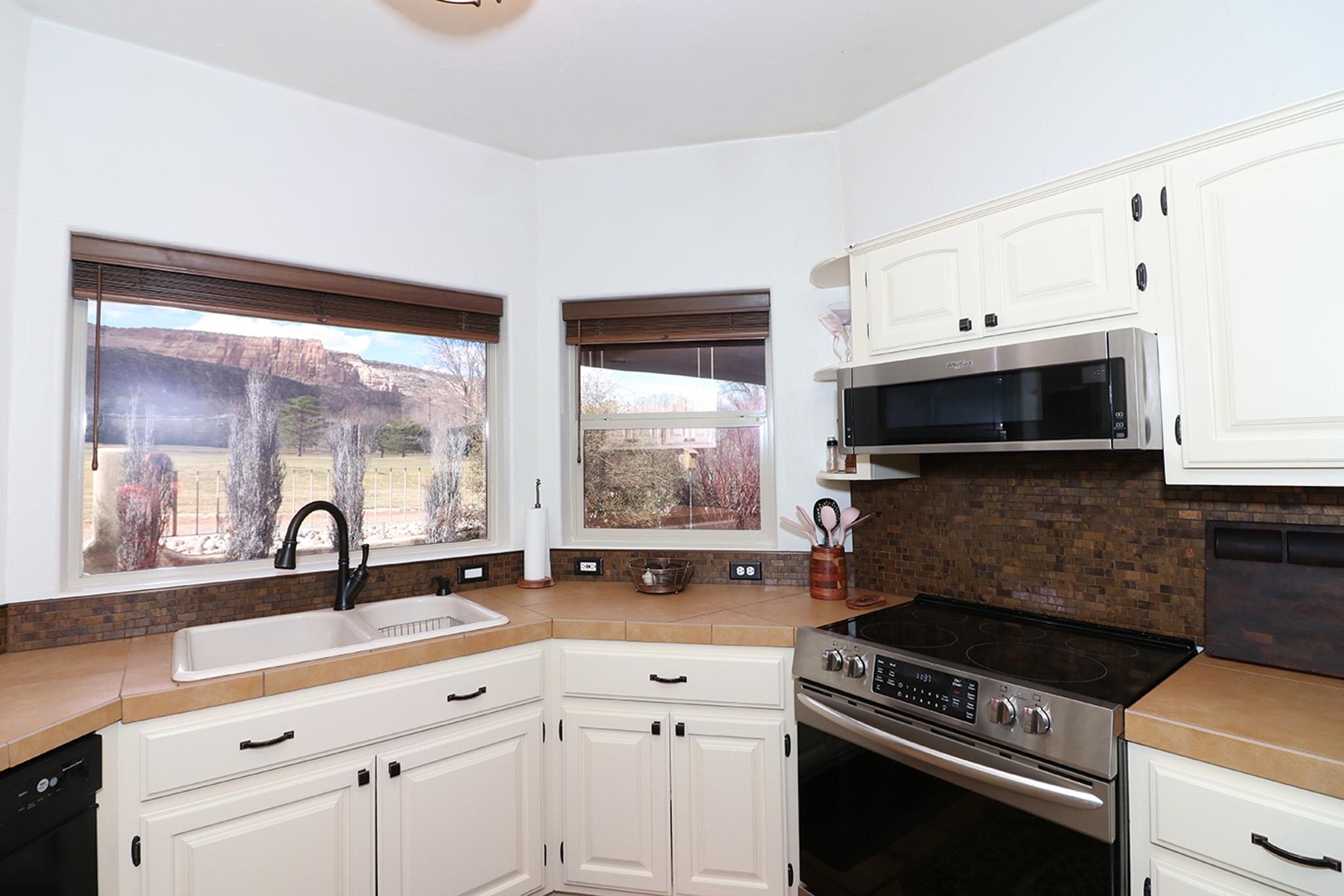 2067 Rim Shadow Court Grand Junction, CO 81507 - Photo 10 of 42