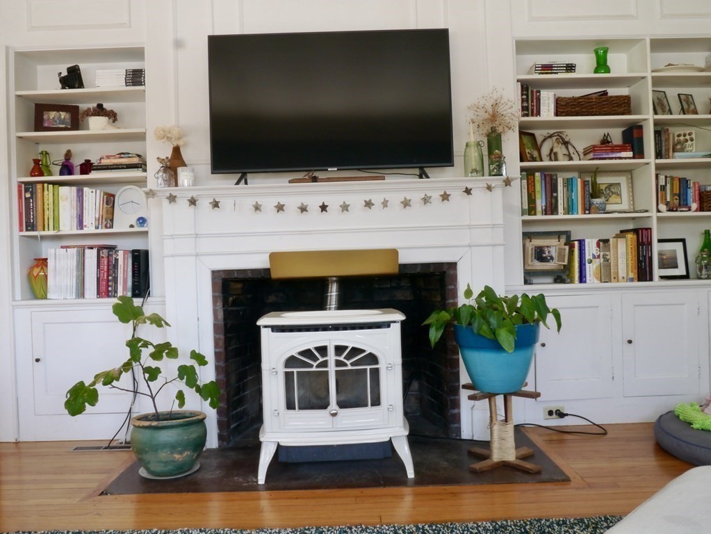 637 Bernardston Road Greenfield, MA 01301 - Photo 9 of 26 Gallery Image 9