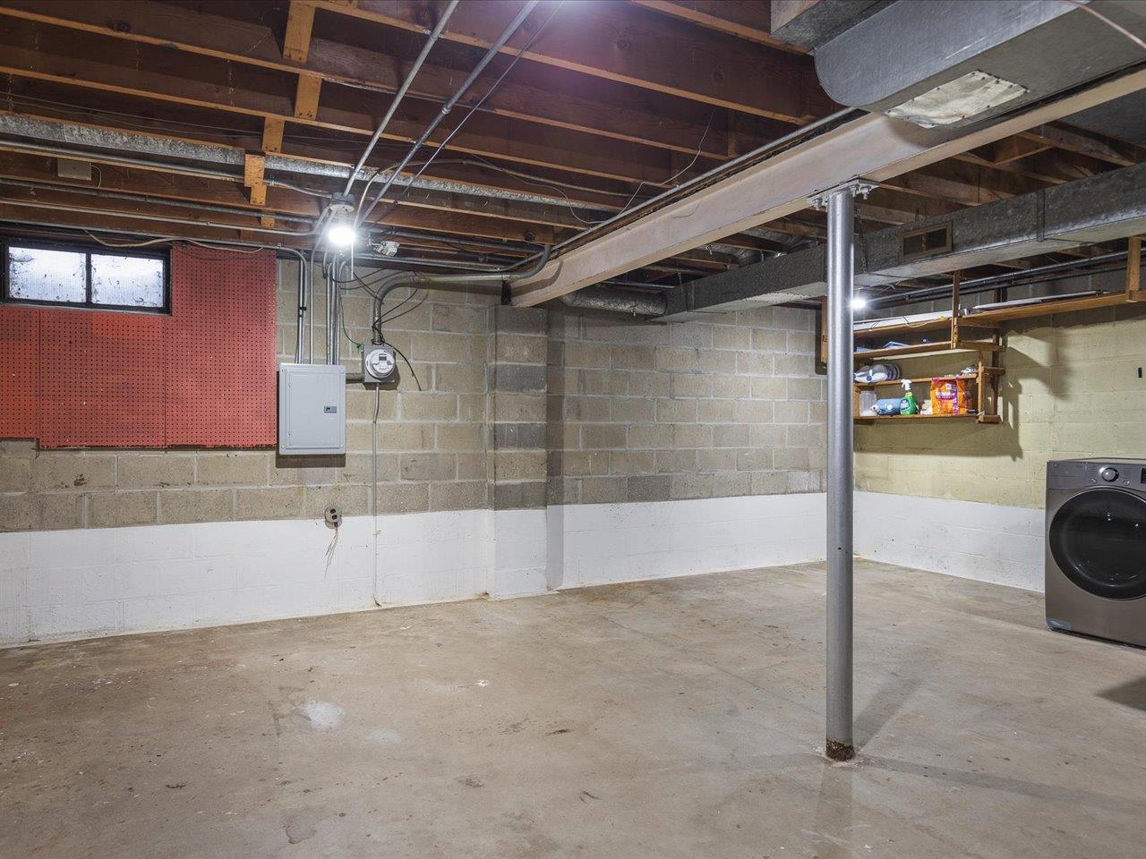 3215 Rural Street Rockford, IL 61107 - Photo 25 of 25 a view of a indoor garage
