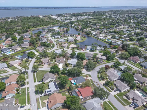 $424,900 | 2470 Forest Run Drive, Melbourne, FL 32935