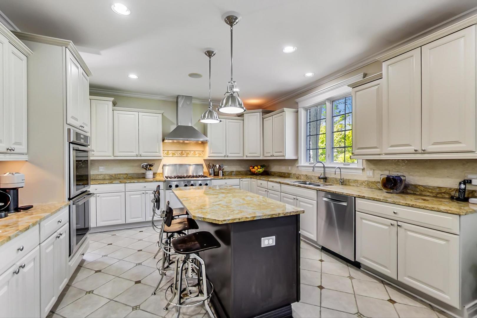 508 Hunter Road Glenview, IL 60025 - Photo 12 of 69