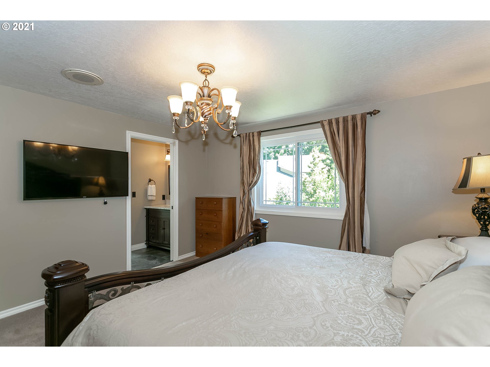 7068 Southwest 166th Terrace Beaverton, OR 97007 - Photo 19 of 29 Gallery Image 19