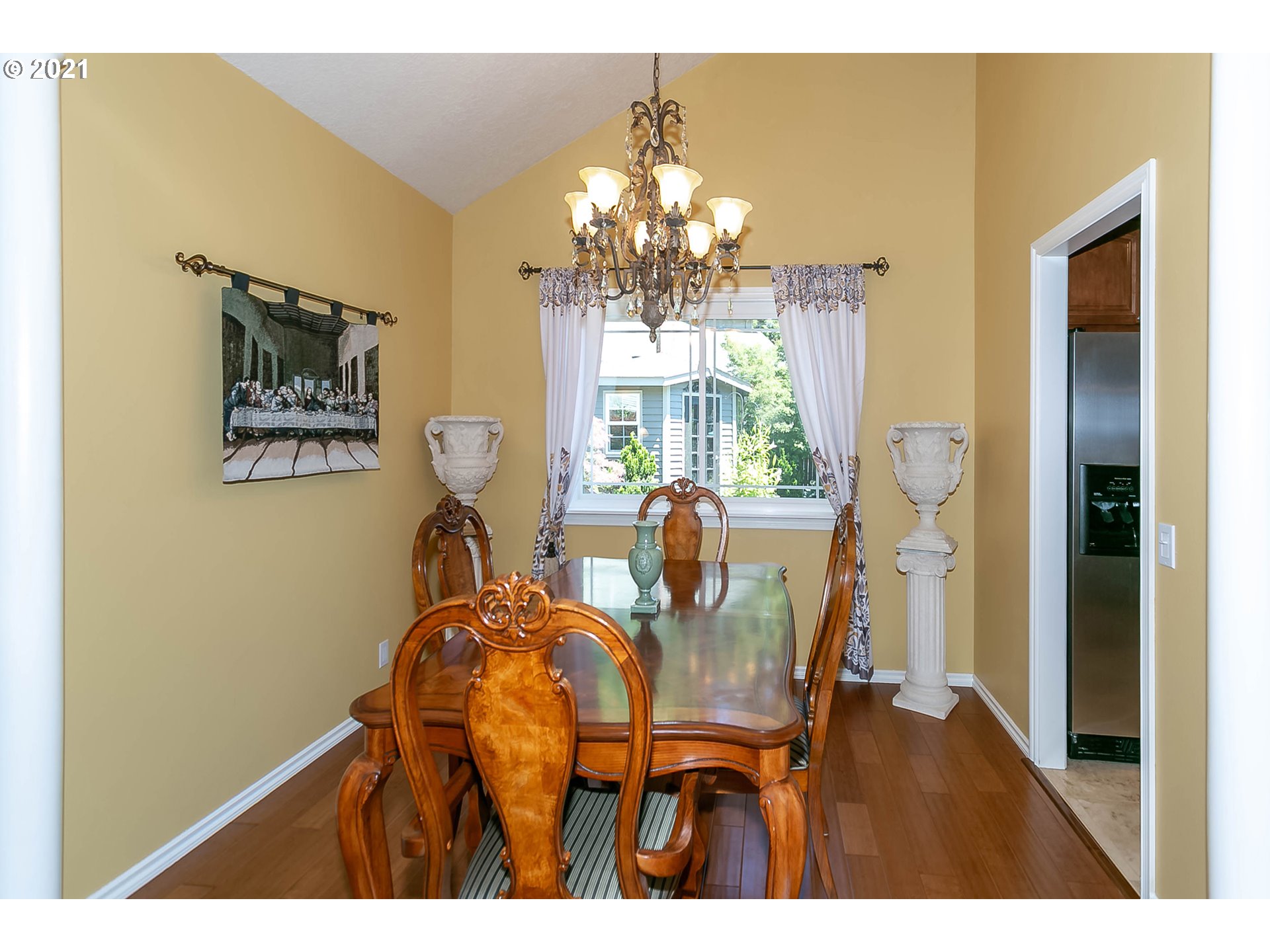 7068 Southwest 166th Terrace Beaverton, OR 97007 - Photo 7 of 29 Gallery Image 7