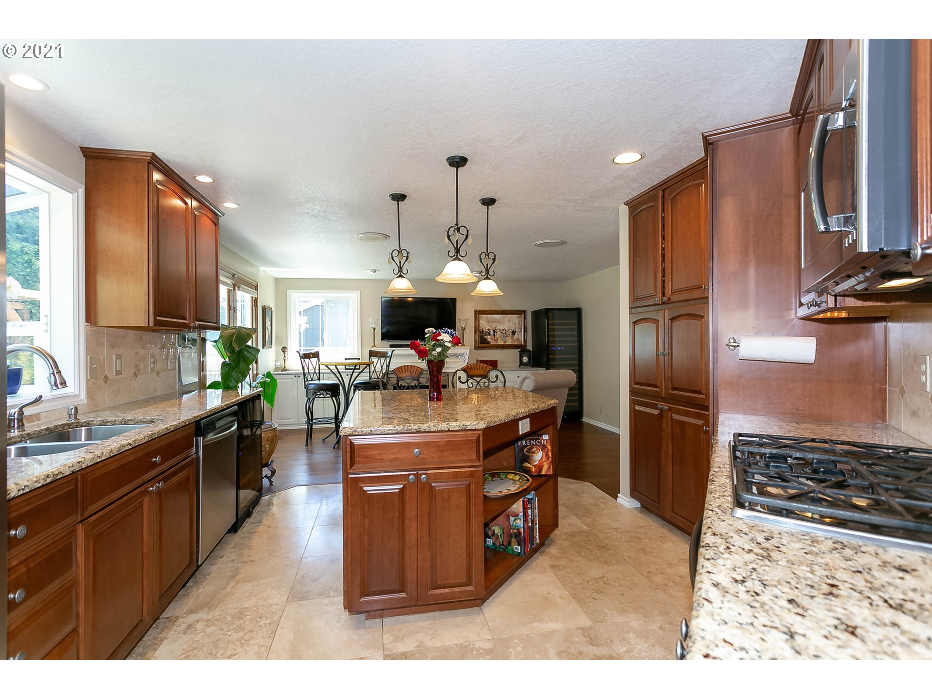 7068 Southwest 166th Terrace Beaverton, OR 97007 - Photo 9 of 29 Gallery Image 9