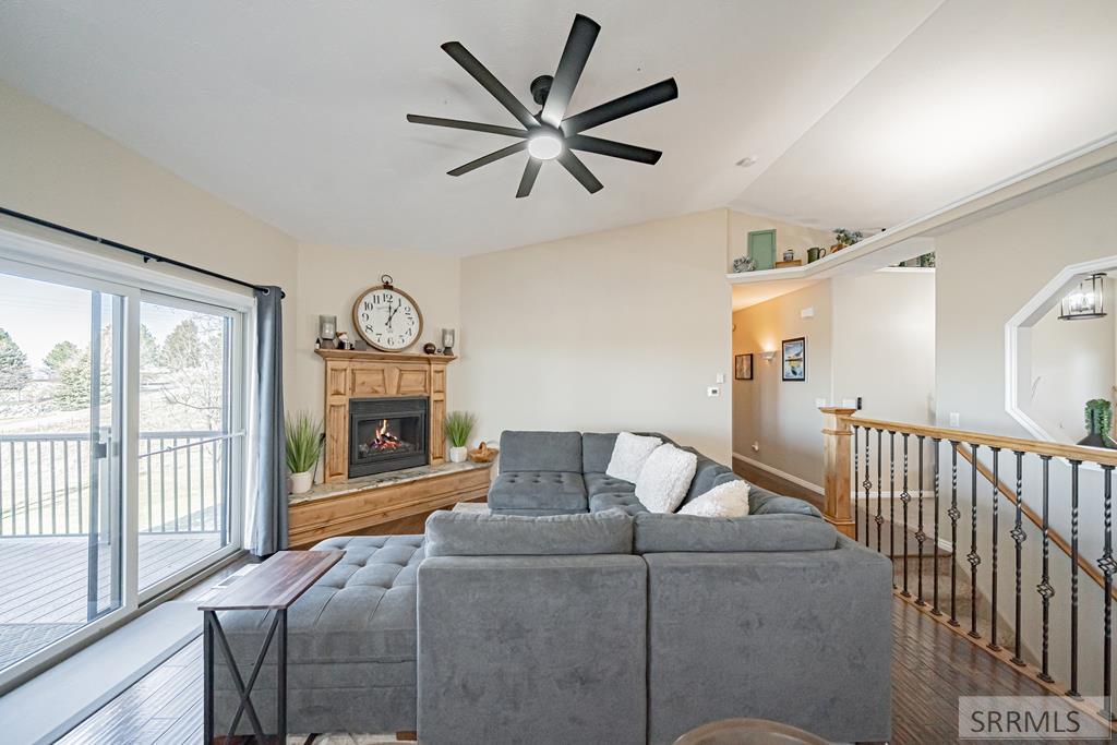 7121 South Culebra Rio Circle Idaho Falls, ID 83406 - Photo 13 of 90 Main Floor Living Room