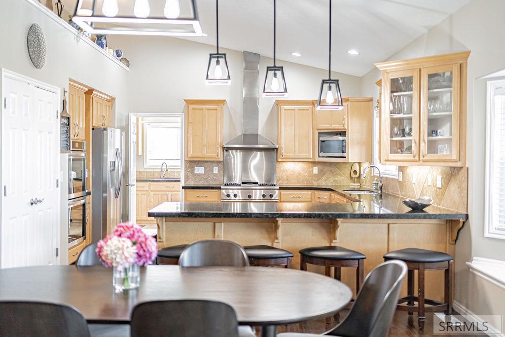 7121 South Culebra Rio Circle Idaho Falls, ID 83406 - Photo 17 of 90 Dining and Kitchen