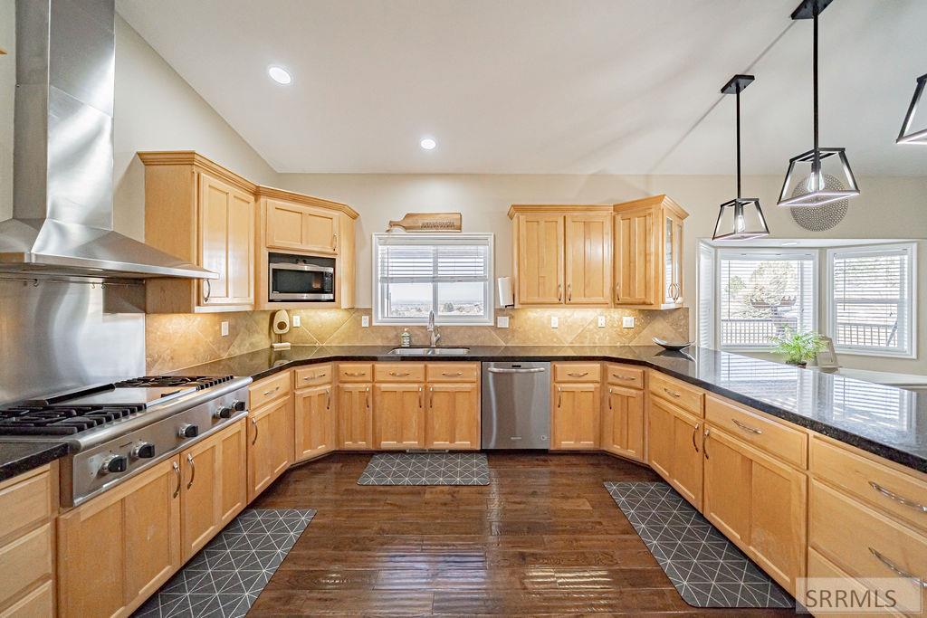 7121 South Culebra Rio Circle Idaho Falls, ID 83406 - Photo 21 of 90 Kitchen