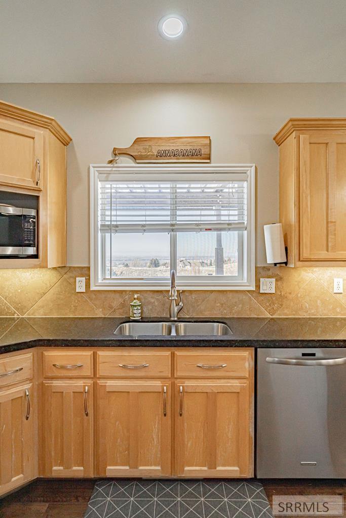 7121 South Culebra Rio Circle Idaho Falls, ID 83406 - Photo 22 of 90 Kitchen