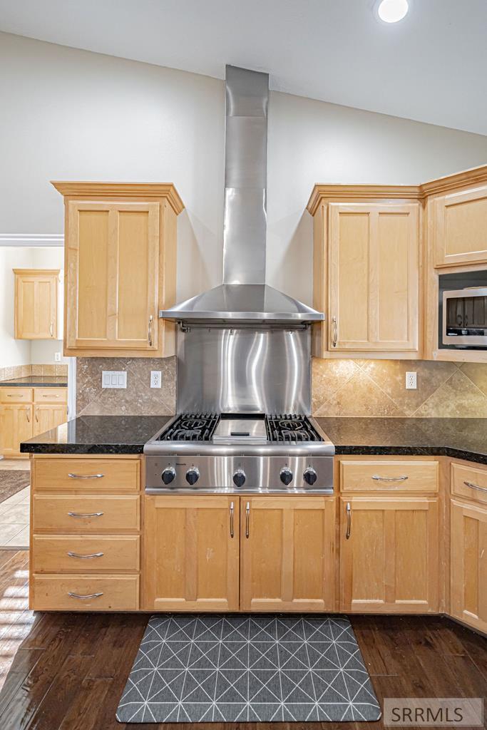 7121 South Culebra Rio Circle Idaho Falls, ID 83406 - Photo 23 of 90 Kitchen