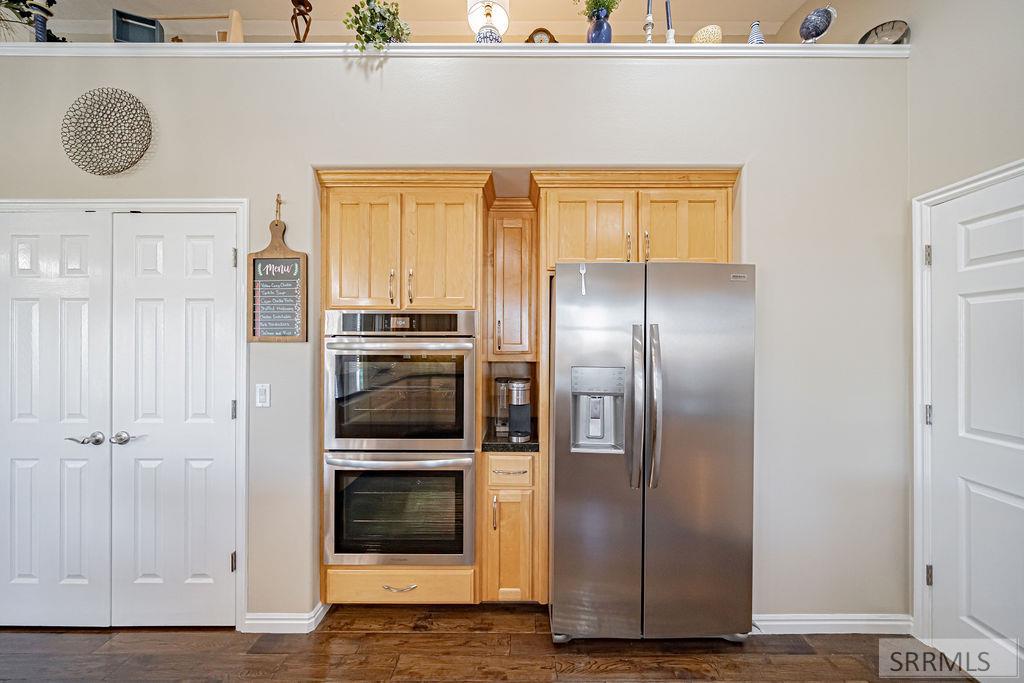 7121 South Culebra Rio Circle Idaho Falls, ID 83406 - Photo 25 of 90 Kitchen and Pantryqq