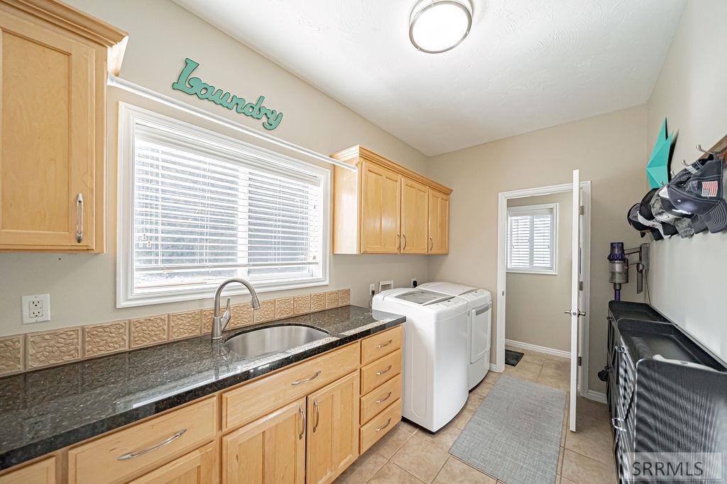 7121 South Culebra Rio Circle Idaho Falls, ID 83406 - Photo 27 of 90 Laundry Room