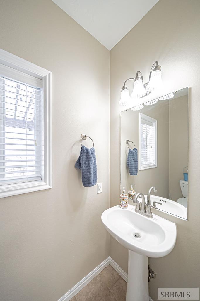 7121 South Culebra Rio Circle Idaho Falls, ID 83406 - Photo 29 of 90 1/2 Bathroom off Laundry