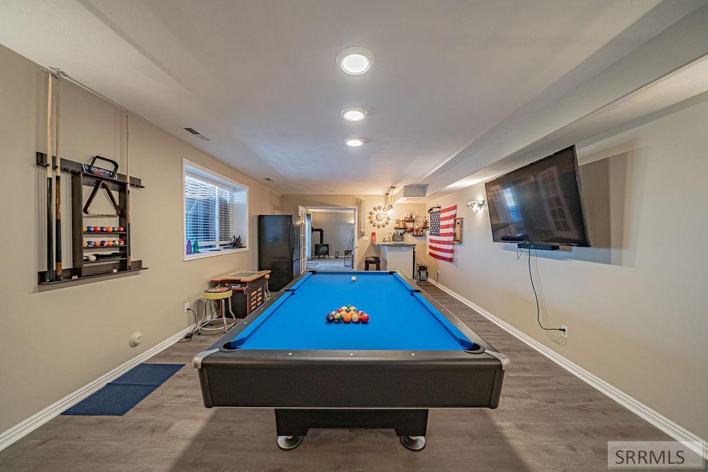 7121 South Culebra Rio Circle Idaho Falls, ID 83406 - Photo 52 of 90 Game Room with Wet Bar